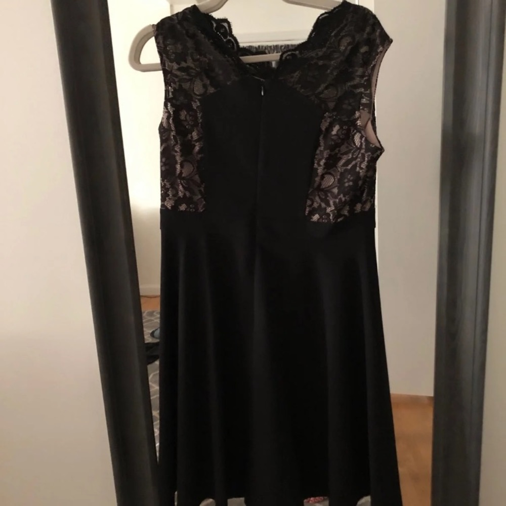 Black a-line dreSs with lace on top